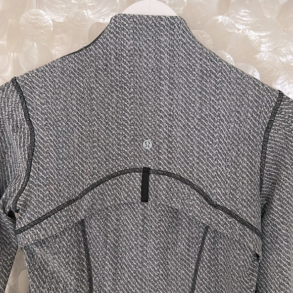 LULULEMON Define Hip-Length Jacket Women’s size 6 🩶🖤 Gray White Black - Picture 10 of 14